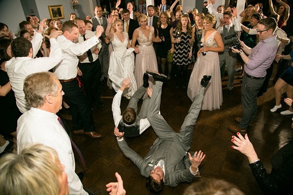 Mansion at Valley Country Club Wedding || Living Radiant Photography || Charm City Wed || www.charmcitywed.com