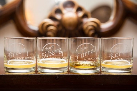 1840s Plaza Wedding || Anna Schmidt Photography || Charm City Wed || www.charmcitywed.com