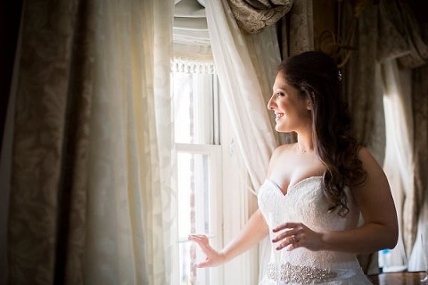 1840s Plaza Wedding || Anna Schmidt Photography || Charm City Wed || www.charmcitywed.com