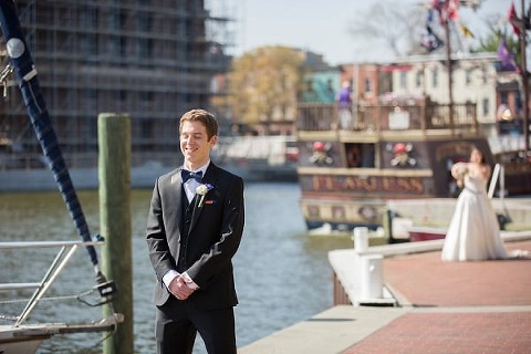 1840s Plaza Wedding || Anna Schmidt Photography || Charm City Wed || www.charmcitywed.com