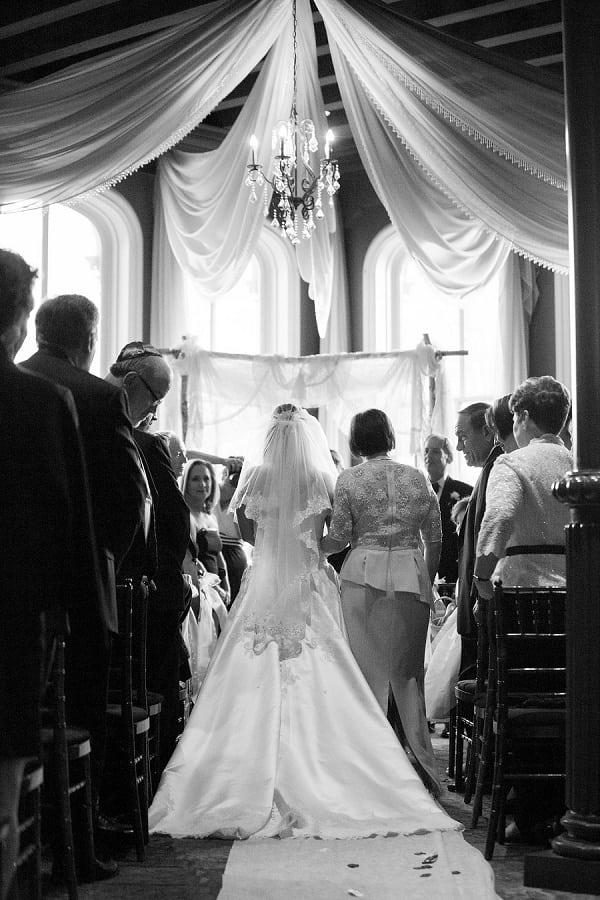 1840s Plaza Wedding || Anna Schmidt Photography || Charm City Wed || www.charmcitywed.com