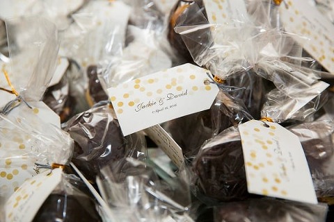 1840s Plaza Wedding || Anna Schmidt Photography || Charm City Wed || www.charmcitywed.com