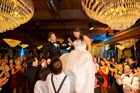 1840s Plaza Wedding || Anna Schmidt Photography || Charm City Wed || www.charmcitywed.com