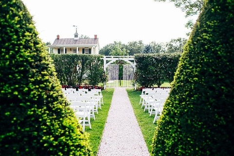 Antrim Wedding || Dani Leigh Photography || Charm City Wed || www.charmcitywed.com