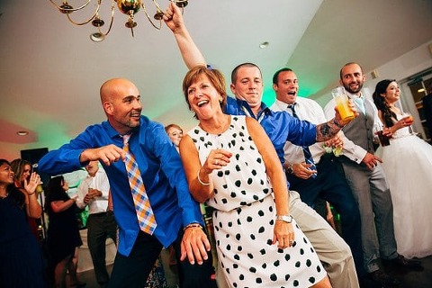 Antrim Wedding || Dani Leigh Photography || Charm City Wed || www.charmcitywed.com