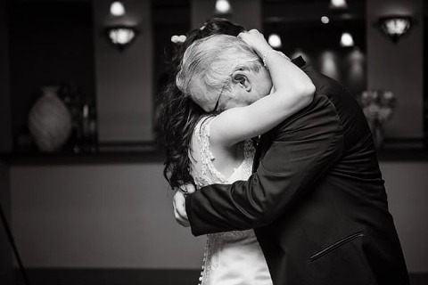 Classic Tabrizi’s Waterfront Wedding || Kathleen Hertel Photography || Charm City Wed || www.charmcitywed.com