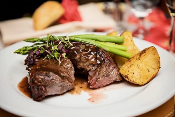 Classic Tabrizi’s Waterfront Wedding || Kathleen Hertel Photography || Charm City Wed || www.charmcitywed.com