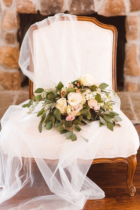 Coastal Wedding Inspiration || Brooke Michelle Photography || Adriana Marie Events || Charm City Wed || www.charmcitywed.com