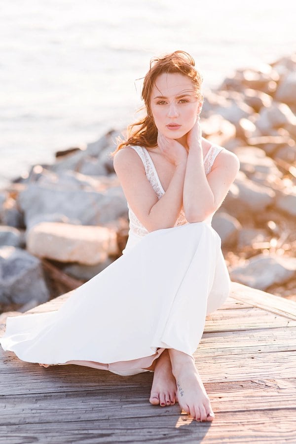 Coastal Wedding Inspiration || Brooke Michelle Photography || Adriana Marie Events || Charm City Wed || www.charmcitywed.com