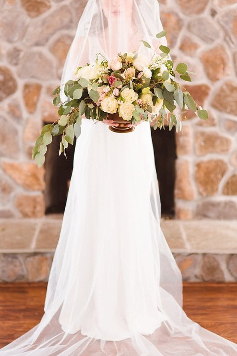 Coastal Wedding Inspiration || Brooke Michelle Photography || Adriana Marie Events || Charm City Wed || www.charmcitywed.com