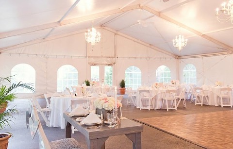 Elkridge Furnace Inn Wedding || Stacey Lee Photography || Charm City Wed || www.charmcitywed.com