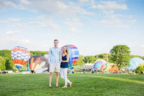 Hot Air Balloon Festival Engagement Session || Lauren E Merrill Photography || Charm City Wed || www.charmcitywed.com