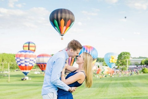 Hot Air Balloon Festival Engagement Session || Lauren E Merrill Photography || Charm City Wed || www.charmcitywed.com