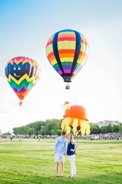 Hot Air Balloon Festival Engagement Session || Lauren E Merrill Photography || Charm City Wed || www.charmcitywed.com