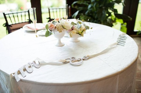 Spring Gramercy Mansion Wedding || Kira Nichole Photography || Charm City Wed || www.charmcitywed.com