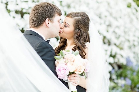 Spring Gramercy Mansion Wedding || Kira Nichole Photography || Charm City Wed || www.charmcitywed.com