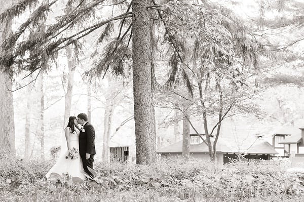 Spring Gramercy Mansion Wedding || Kira Nichole Photography || Charm City Wed || www.charmcitywed.com