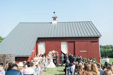 Star Bright Farm Wedding || Brittany Thomas Photography || Charm City Wed || www.charmcitywed.com
