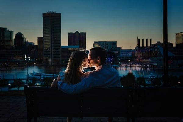 Downtown Baltimore Engagement Session || Nicole Barr Photography || Charm City Wed || www.charmcitywed.com