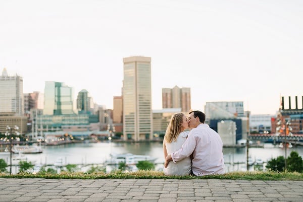 Downtown Baltimore Engagement Session || Nicole Barr Photography || Charm City Wed || www.charmcitywed.com