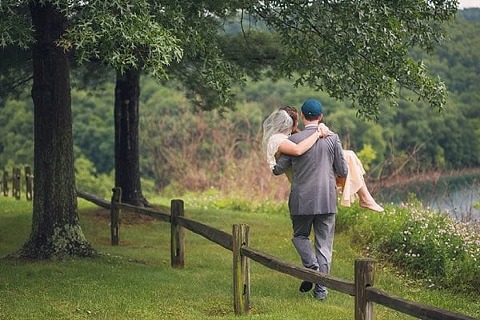 Jennings Randolph Lake Wedding || Jacqie Q Photography || Charm City Wed || www.charmcitywed.com