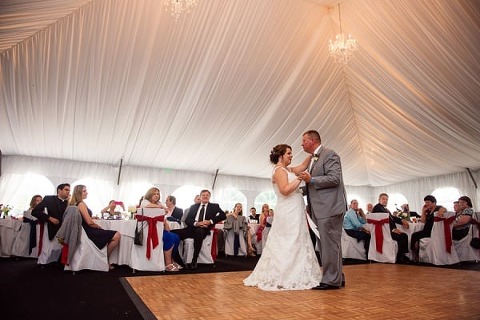 Mountain Branch Golf Club Wedding || Kathleen Hertel Photography || Charm City Wed || www.charmcitywed.com