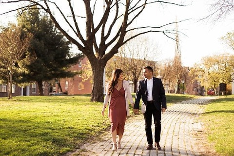 Warm and Sunny Engagement Session || Tira Paige Photography || Charm City Wed || www.charmcitywed.com