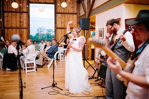 The Lucy School Wedding || Emily Gude Photography || Charm City Wed || www.charmcitywed.com