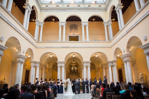 Walters Art Museum Wedding || Anna Schmidt Photography || Charm City Wed || www.charmcitywed.com