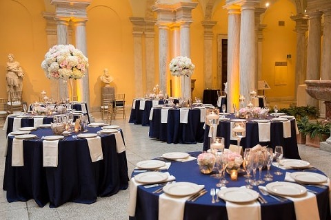 Walters Art Museum Wedding || Anna Schmidt Photography || Charm City Wed || www.charmcitywed.com