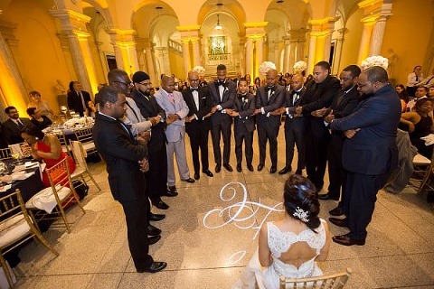 Walters Art Museum Wedding || Anna Schmidt Photography || Charm City Wed || www.charmcitywed.com