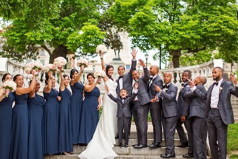 Walters Art Museum Wedding || Anna Schmidt Photography || Charm City Wed || www.charmcitywed.com