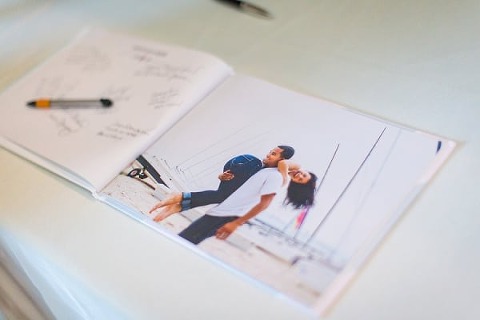 Walters Art Museum Wedding || Anna Schmidt Photography || Charm City Wed || www.charmcitywed.com