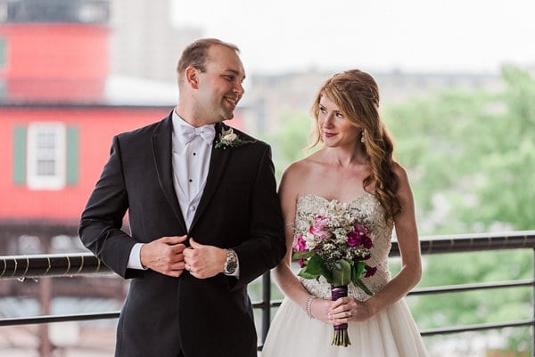 Baltimore Pier 5 Hotel Wedding || Liz Cowie Photography || Charm City Wed || www.charmcitywed.com Baltimore Pier 5 Hotel Wedding || Liz Cowie Photography || Charm City Wed || www.charmcitywed.com