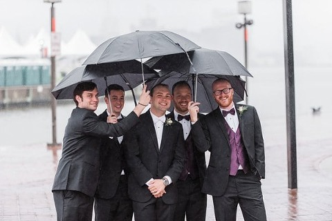 Baltimore Pier 5 Hotel Wedding || Liz Cowie Photography || Charm City Wed || www.charmcitywed.com