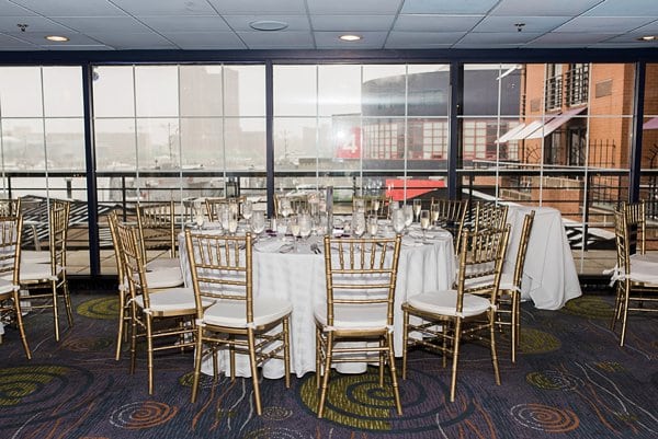 Baltimore Pier 5 Hotel Wedding || Liz Cowie Photography || Charm City Wed || www.charmcitywed.com Baltimore Pier 5 Hotel Wedding || Liz Cowie Photography || Charm City Wed || www.charmcitywed.com