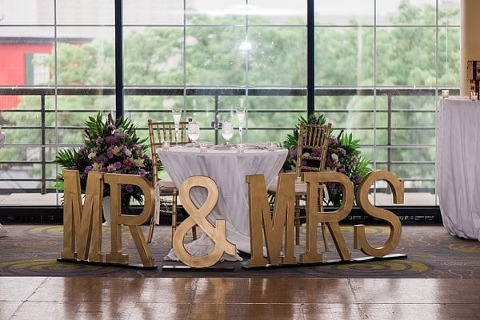 Baltimore Pier 5 Hotel Wedding || Liz Cowie Photography || Charm City Wed || www.charmcitywed.com