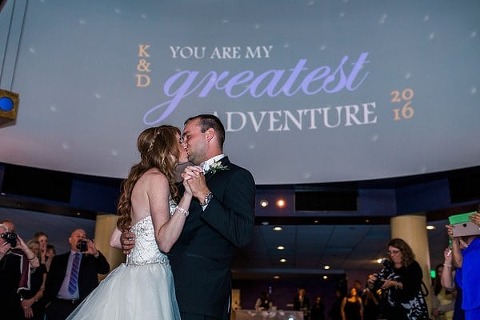 Baltimore Pier 5 Hotel Wedding || Liz Cowie Photography || Charm City Wed || www.charmcitywed.com