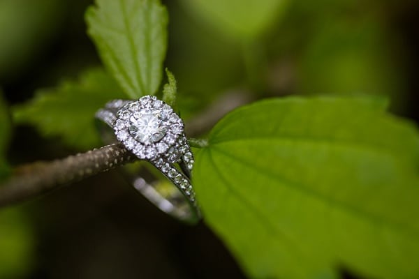 Lush Spring Engagement Session || Katherine Elizabeth Photography || Charm City Wed || www.charmcitywed.com