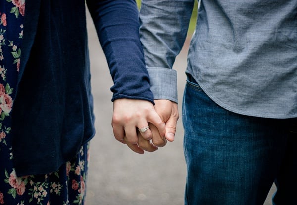 Lush Spring Engagement Session || Katherine Elizabeth Photography || Charm City Wed || www.charmcitywed.com