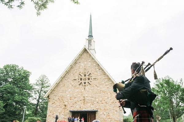 Mansion at Valley Country Club Wedding || Marlayna Photography || Charm City Wed || www.charmcitywed.com