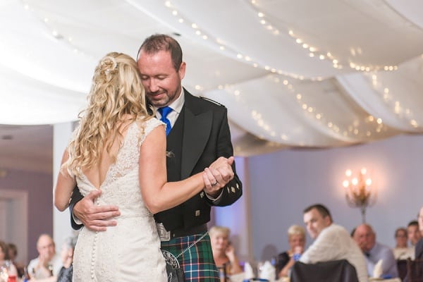 Mansion at Valley Country Club Wedding || Marlayna Photography || Charm City Wed || www.charmcitywed.com