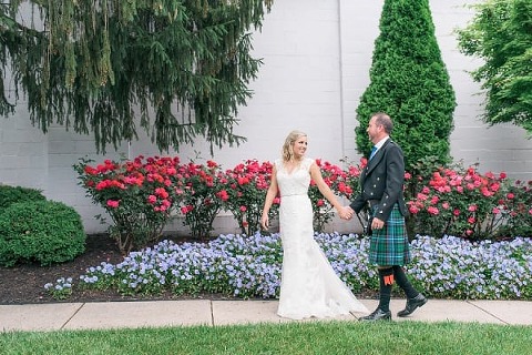 Mansion at Valley Country Club Wedding || Marlayna Photography || Charm City Wed || www.charmcitywed.com