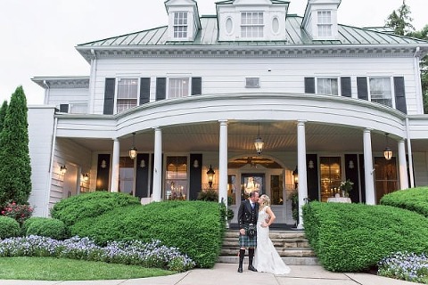 Mansion at Valley Country Club Wedding || Marlayna Photography || Charm City Wed || www.charmcitywed.com