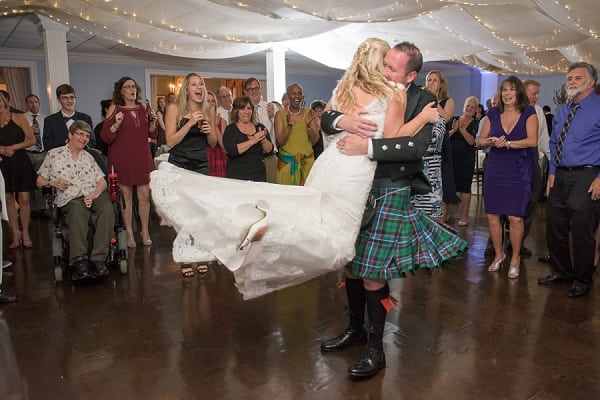 Mansion at Valley Country Club Wedding || Marlayna Photography || Charm City Wed || www.charmcitywed.com