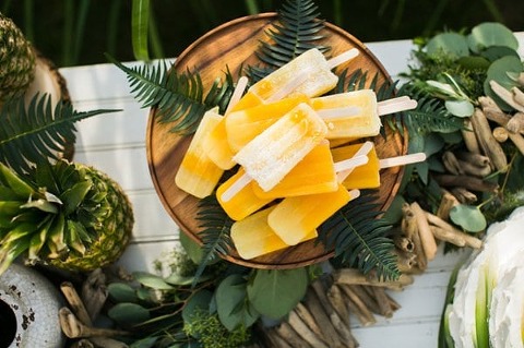 Pineapple Inspiration Chesapeake Bay Beach Club Styled Shoot || Emily Chastain Photography || Charm City Wed || www.charmcitywed.com