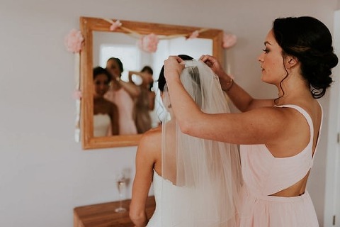 Romantic Backyard Wedding || Bekah Kay Creative || Charm City Wed || www.charmcitywed.com