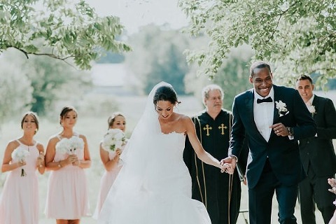 Romantic Backyard Wedding || Bekah Kay Creative || Charm City Wed || www.charmcitywed.com