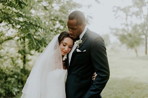 Romantic Backyard Wedding || Bekah Kay Creative || Charm City Wed || www.charmcitywed.com