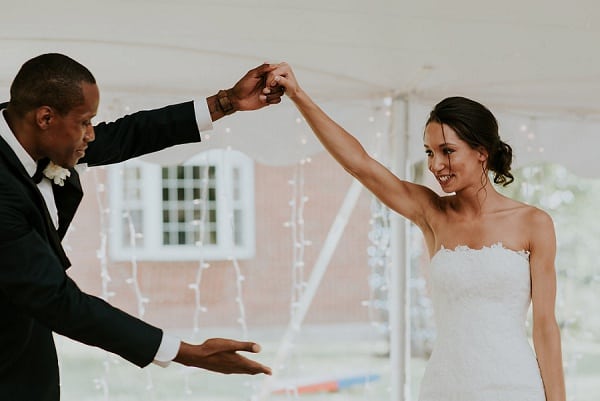 Romantic Backyard Wedding || Bekah Kay Creative || Charm City Wed || www.charmcitywed.com